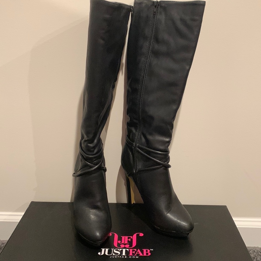 Black Viviana heeled boots from Justfab